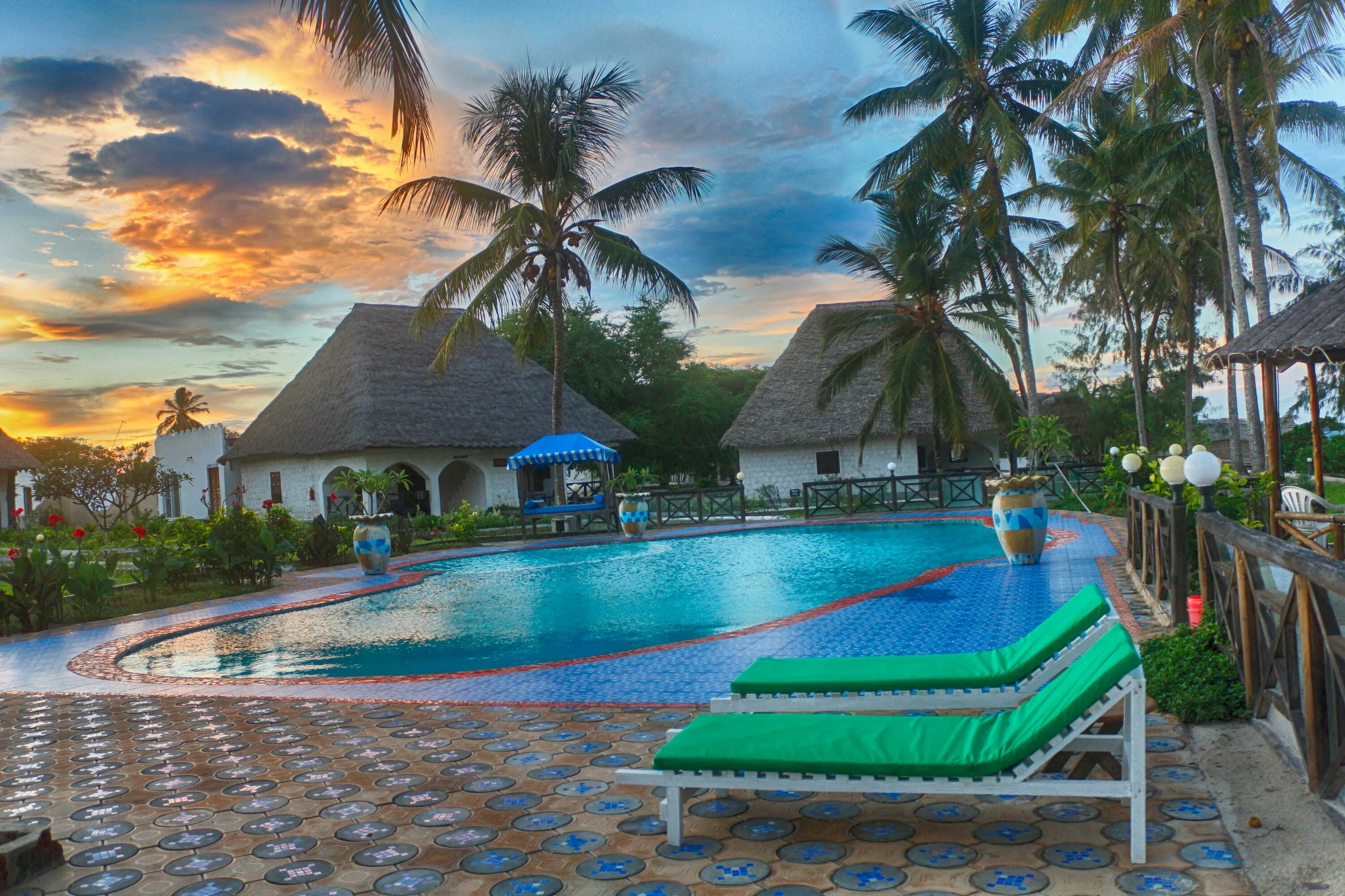 Krishna beach resort and spa 3. Отель mermaids cove beach resort spa. отель mermaids cove beach resort занзибар. уроа танзания. уроа занзибар.