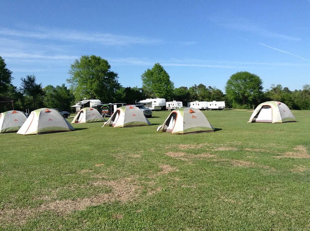 Camping club. Кемпинг Пшада ранчо Пшада. Кемпинг ранчо Зарайск. Кемпинг в Америке. Аттракционы палаточные.