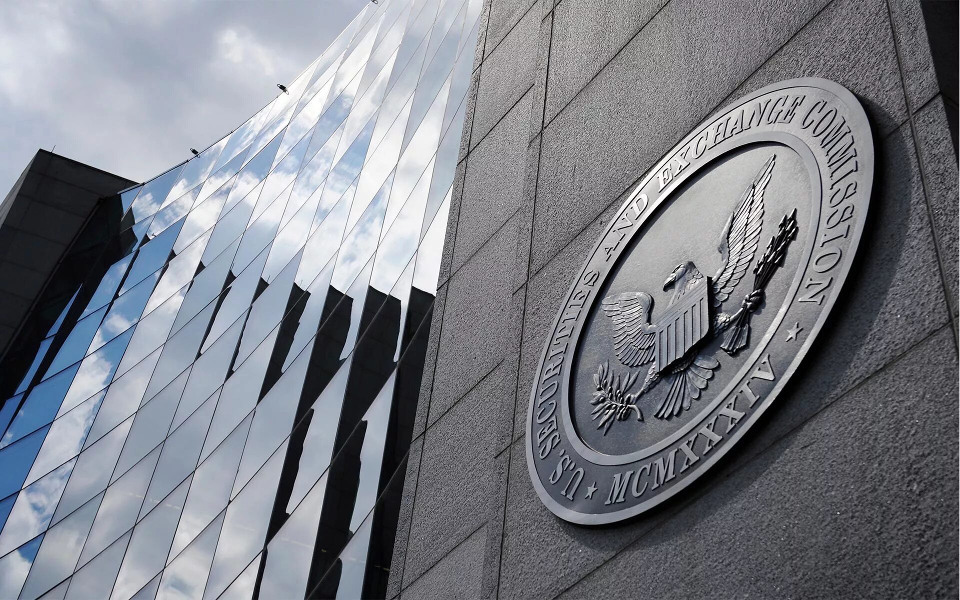 Sec site. Комиссия по ценным бумагам сша. комиссия по ценным бумагам и биржам (sec). американская компания sec. центральный банк швеции.