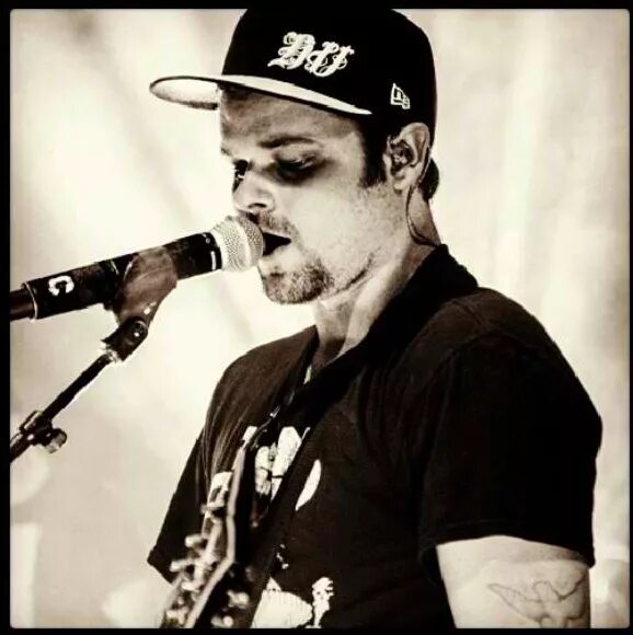 Чарли сцене. Hollywood undead charlie. Hollywood undead levitate. Чарли сцене. Чарли сцене.