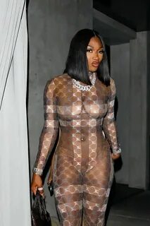 Битва "голых нарядов": Меган Ти Сталлион vs Бьянка Цензори.