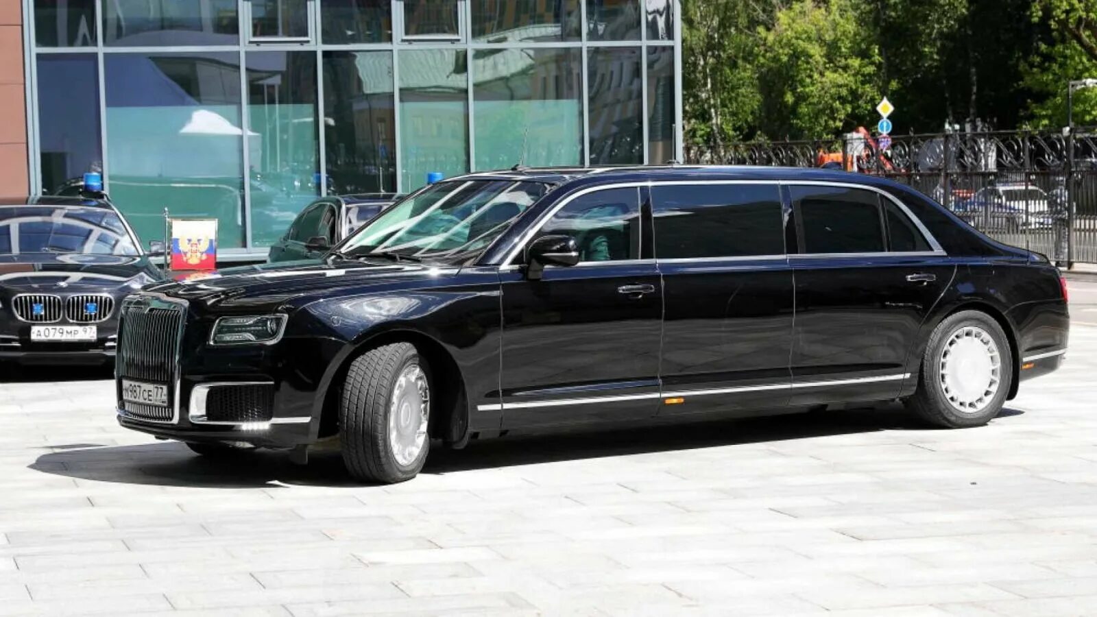 Лимузин aurus senat limousine l700. Аурус сенап лимузин. Аурус" l700. Аурус сенат лимузин. Аурус президента.