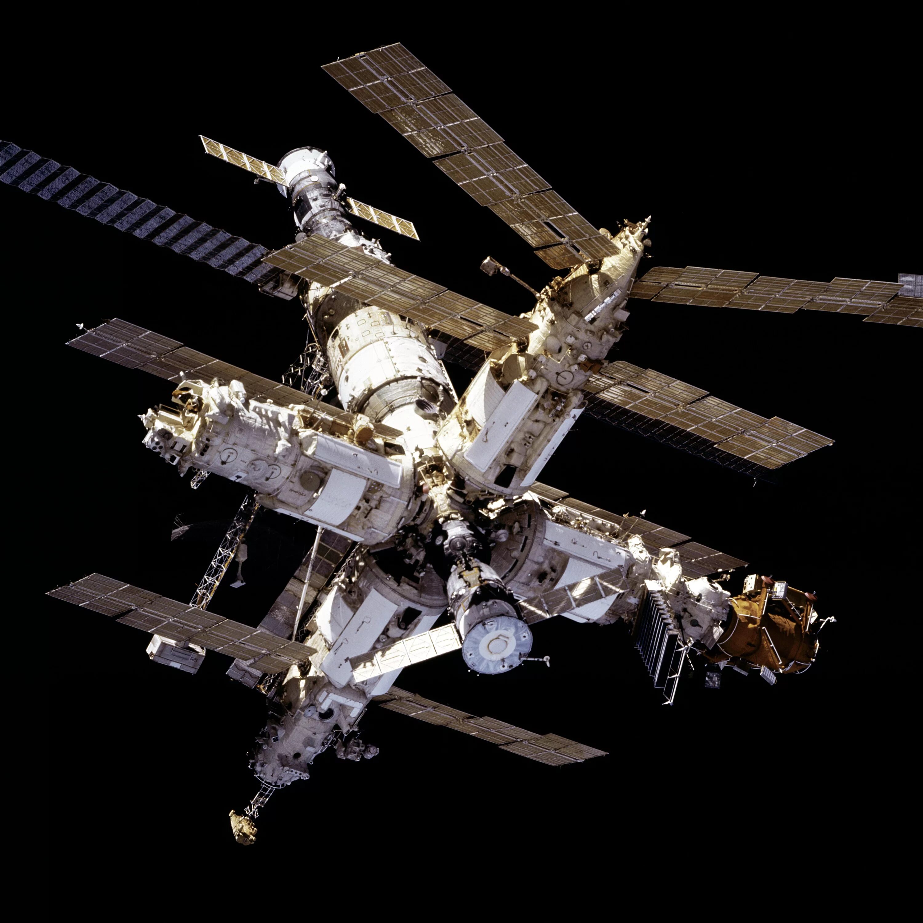 Орбитальная станция мир 1986. 1986 Запущена Советская орбитальная станция «мир». Модуль Квант-1 станции мир. Базовый блок орбитальной станции «мир». Станция мир 1