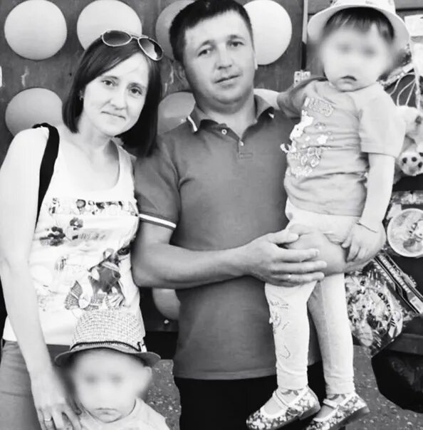 Семьи разбившихся. Семья Габитовых. Семья Габитовых погибших в Дагестане. Фото семьи Габитовых.
