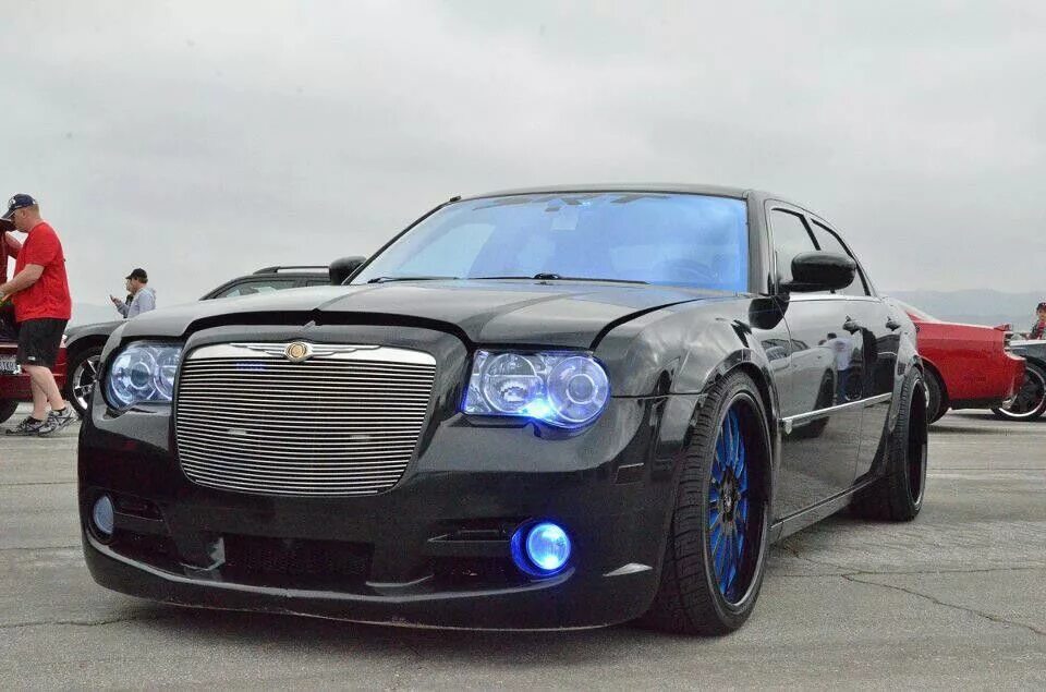 Тюнинг крайслера. Chrysler 300c. Chrysler 300c srt8. Chrysler 300 Tuning. Chrysler 300c Tuning.