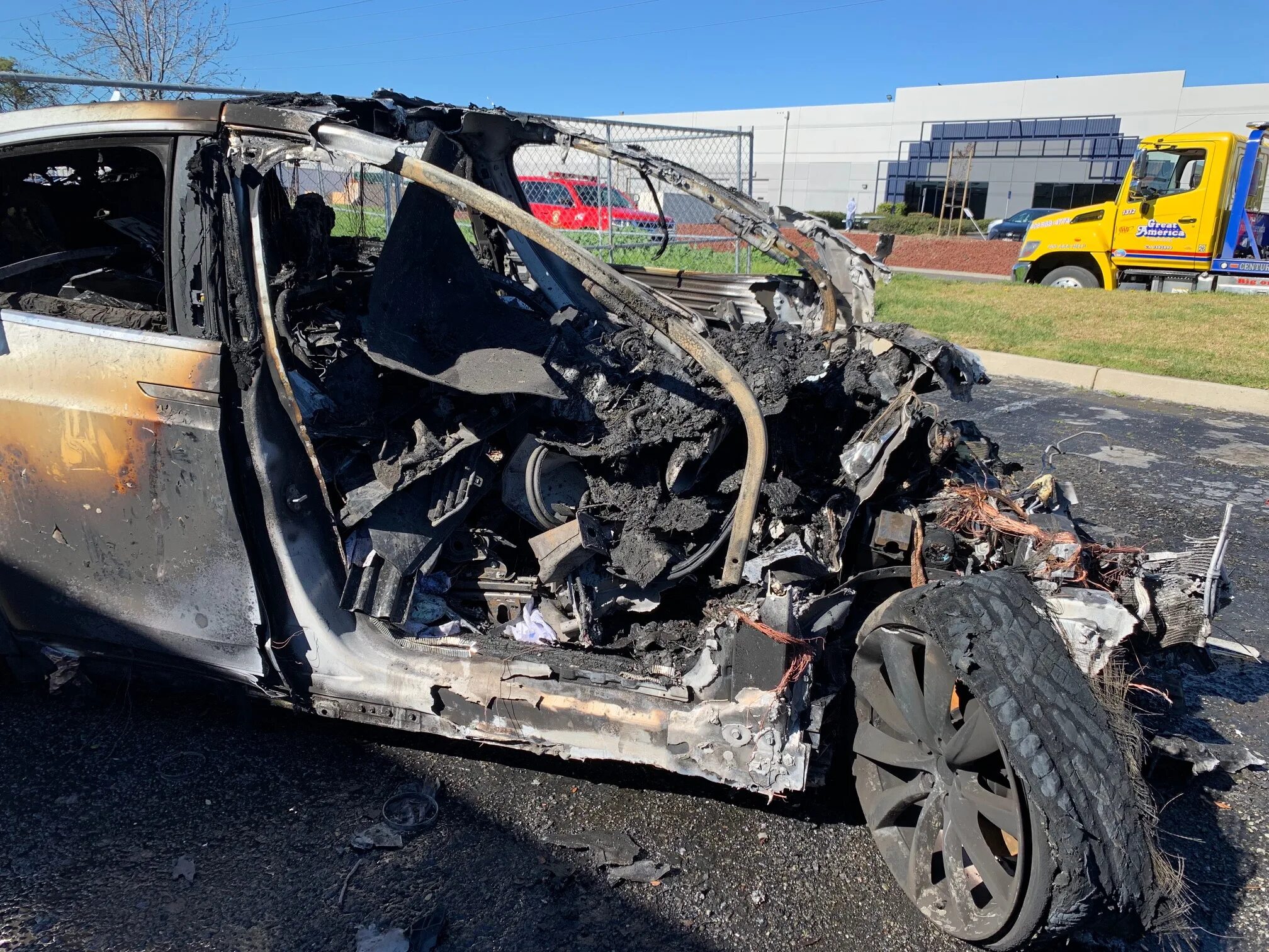 Tesla model x crash.