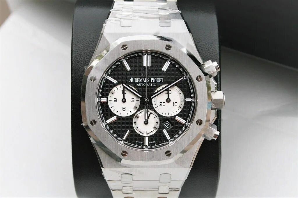 Часы audemars piguet оригинал. Audemars Piguet Royal Oak Chronograph 41 mm 26331st.oo.1220st.02.. Audemars Piguet Royal Oak 41mm. Audemars Piguet Gold 41 mm Black Dial 1550. Audemars Piguet Swiss eta 2136.