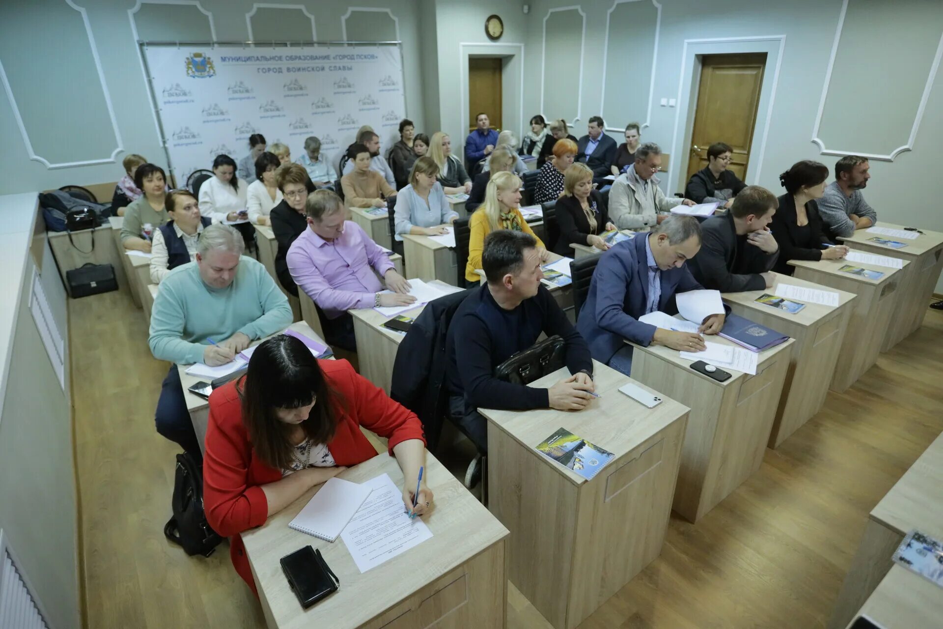 Депутаты Псков. Депутат Псковской городской Думы. Явка Псковская гордума. Дума Псковской области городская. Открытые новости сайт