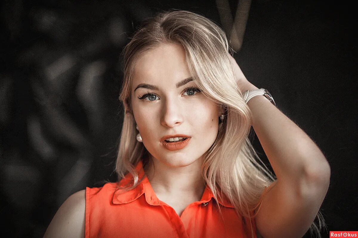 девушка особа