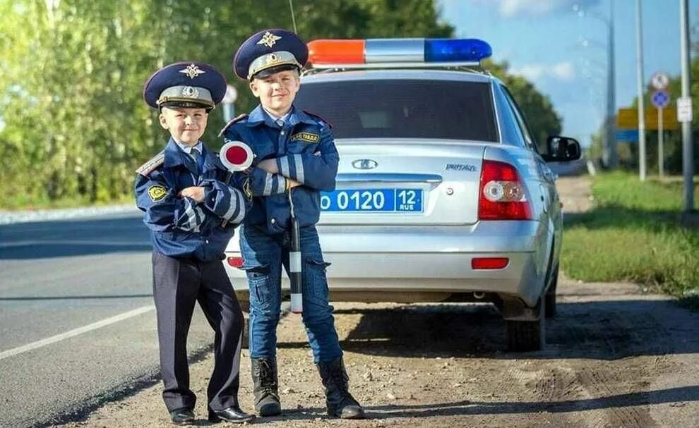 Новые пдд гаи. Милиция для детей. Полицейский для детей. Полицейский ГИБДД для детей. Полиция ДПС.