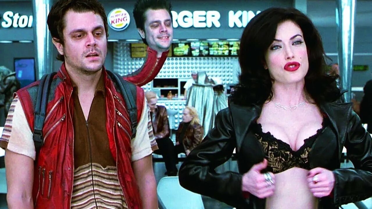 Селина люди в черном 2. Люди в черном с пузом. Люди в черном червяки кино. Люди в черном мультсериал пришельцы. Лара флинн бойл люди в черном 2.