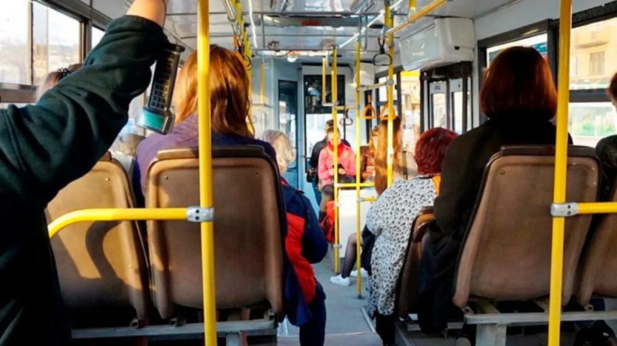 Льготы школьникам на проезд в автобусе. Бесплатный проезд в транспорте. льготный проезд маршрутка. проезд в общественном транспорте киров. льготы на оплату проезда в автобусах школьникам.