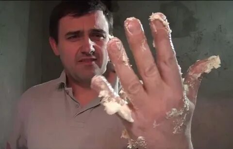 Монтажную пену с рук