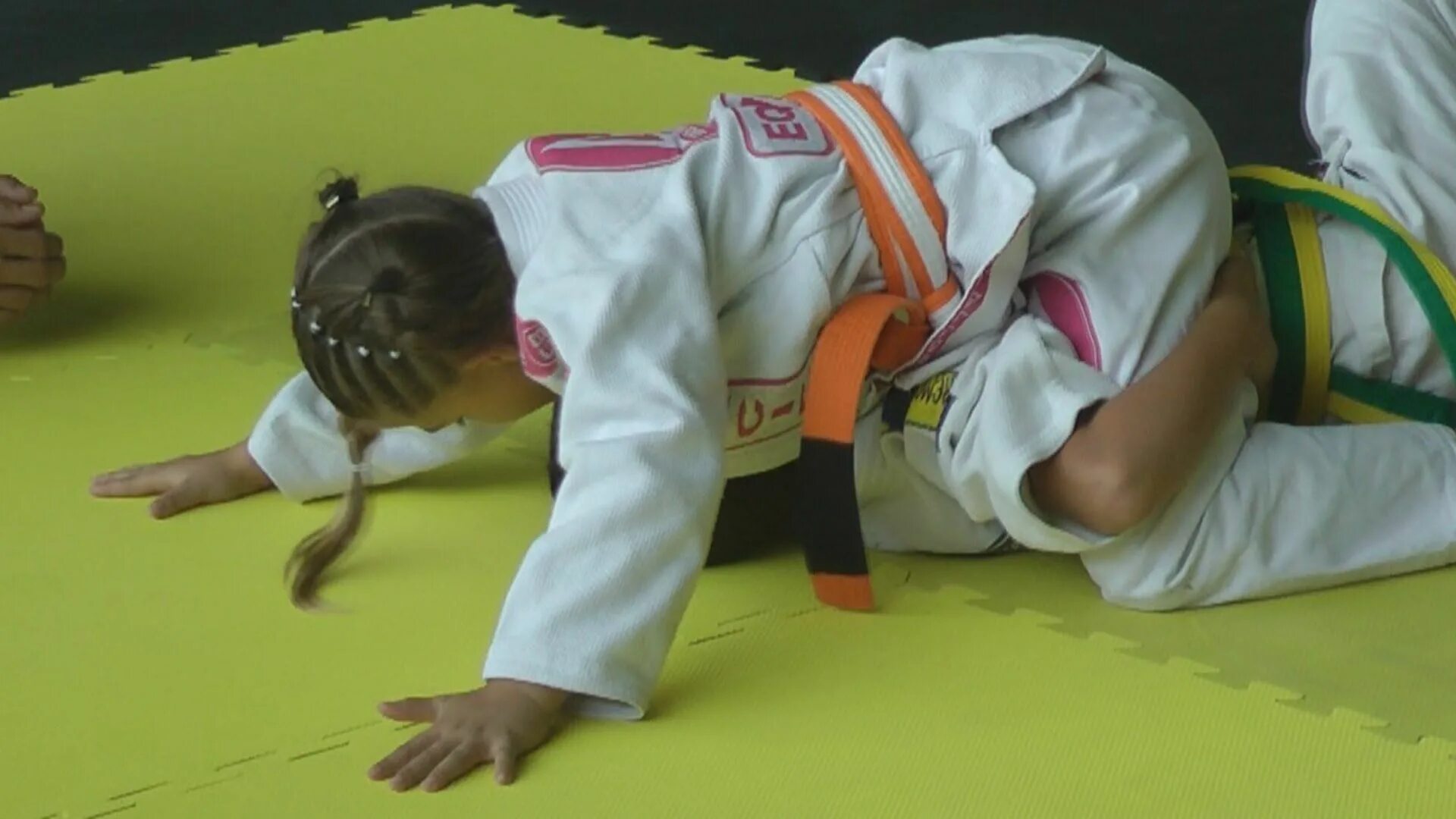 Борьба против мальчиков. Смешанная борьба дети. Явловская варя вольная борьба. Вольная борьба дети. Грепплинг борьба.