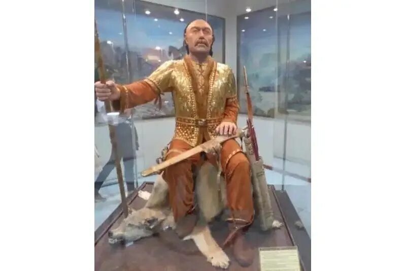 Золотой человек в аралтобе