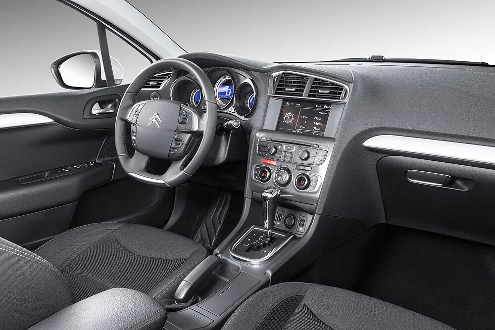Citroen салон. Citroen c3 салон. Citroen салон. Citroen салон. Ситроен с3 2010 салон.