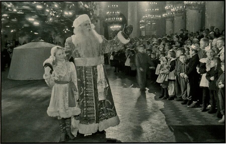 новогодняя елка 1930. первый дед мороз. новогодняя елка для детей блокадного ленинграда. первый дед мороз. елка в кремле 1936 год.