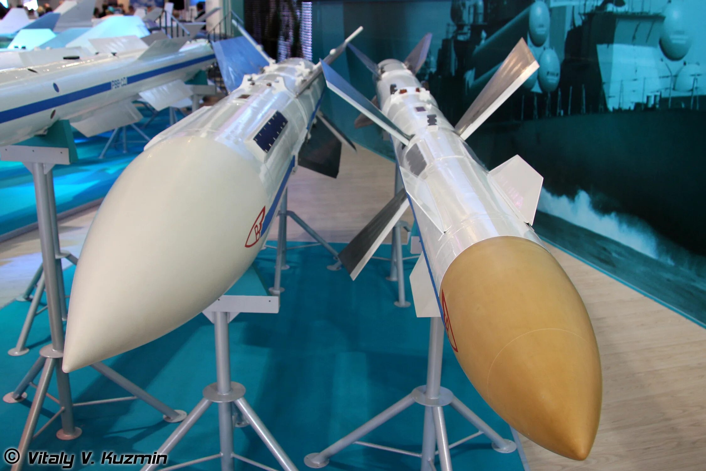 Ракета р 27р воздух воздух. Р 27 э. Р-27т авиационная ракета. Р-27эр авиационная ракета. Авиационные ракеты “воздух-воздух” р-27.