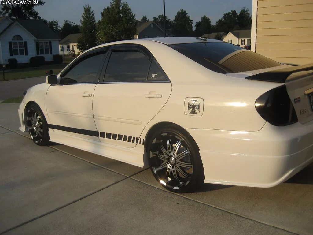 Обвес камри 30. Тойота королла 150 jdm. Toyota corolla fielder 2001. Тойота прокатил. Toyota camry 2005 tuning.