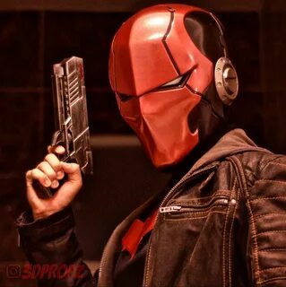 Cosplay I 3D Printed this Red Hood Ronin helmet based on the concept design by D