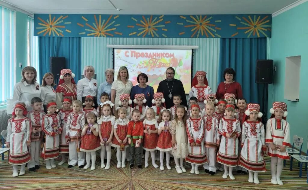 Детский сад теремок ардатов. Утренник в детском саду. утренник в детском саду в норвегии. мордовский фольклорный ансамбль. инечи мордовский праздник.