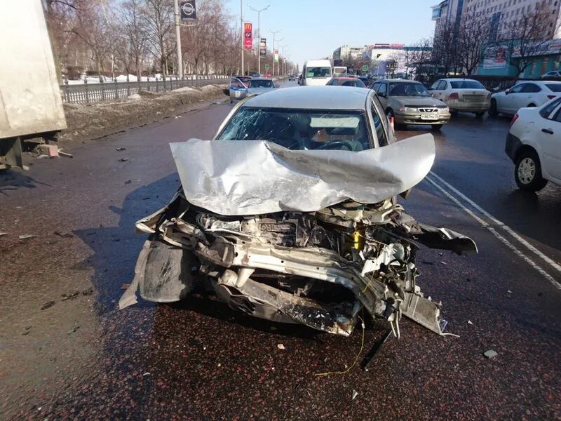 Происшествия белгород сейчас. Белгород происшествия за сутки. Происшествие дорожно транспортное в белгород. Перевернувшаяся скорая в белгороде. Белгород происшествия сегодня.