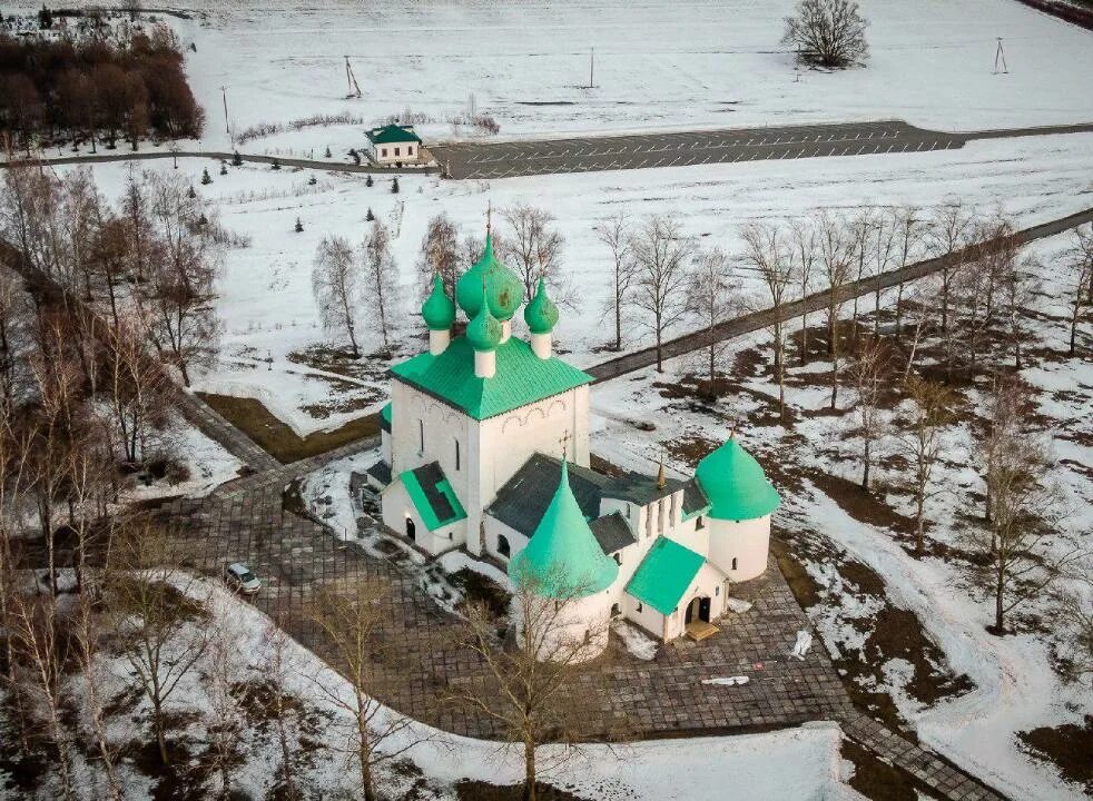 Храм сергия радонежского на куликовом поле. Храм сергия радонежского тульская область. церковь на куликовом поле тульская область. куликово поле часовня сергия радонежского. церковь сергия радонежского куликово полкз.