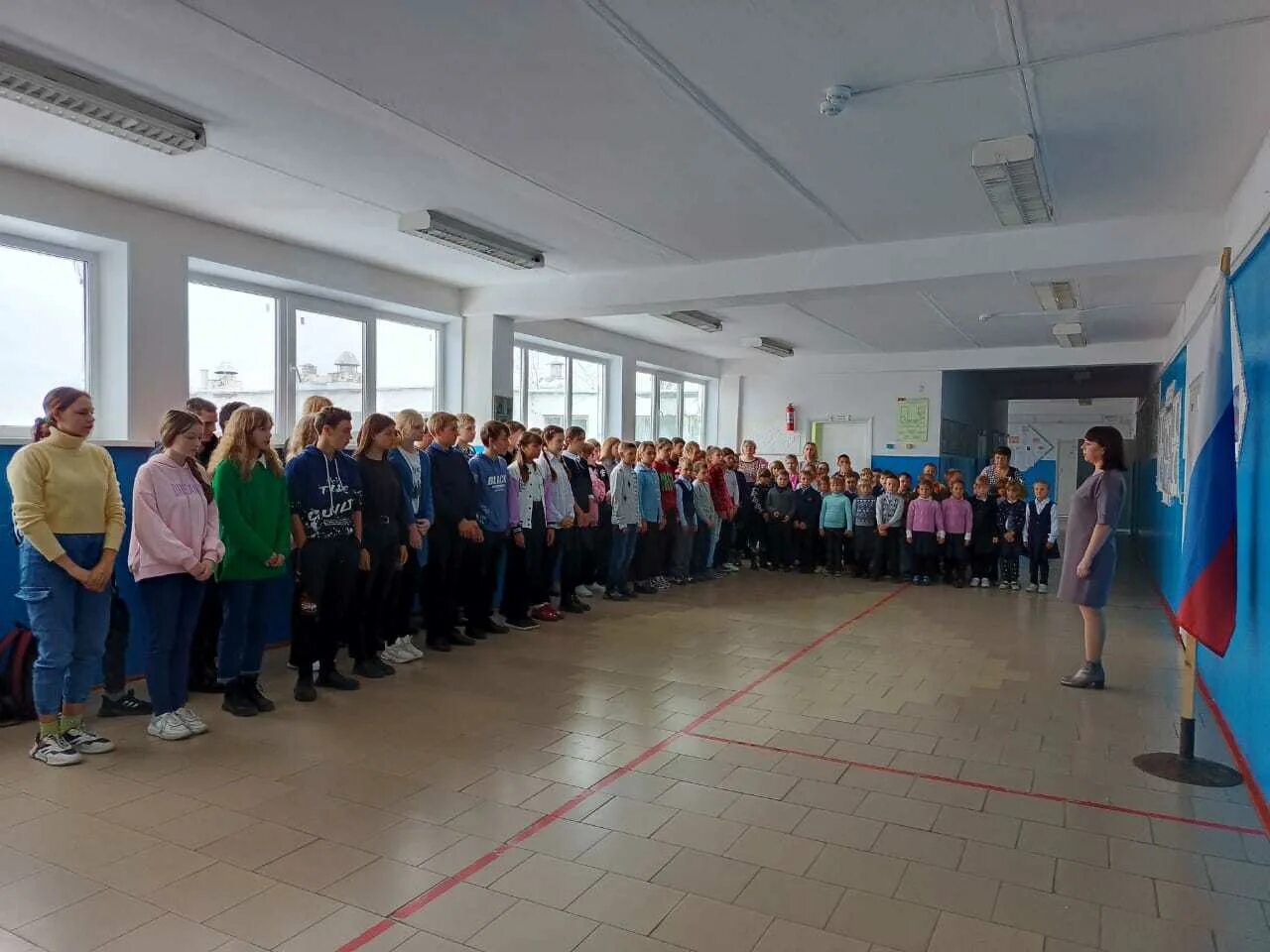 ижевск 26. линейка в школе 97 ижевска начальные классы. школа 88 ижевск. 09. ижевск школа 88 26.