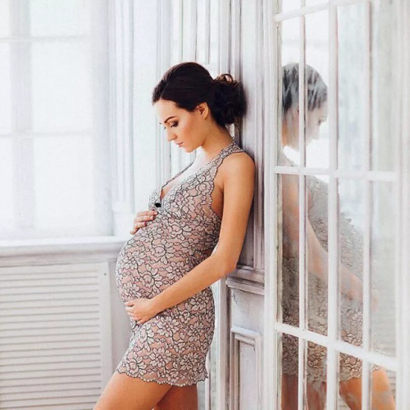 Девушка беременна. Красивая брюнетка беременна. Беременность. Pregnant brunette. Pregnant brunette.
