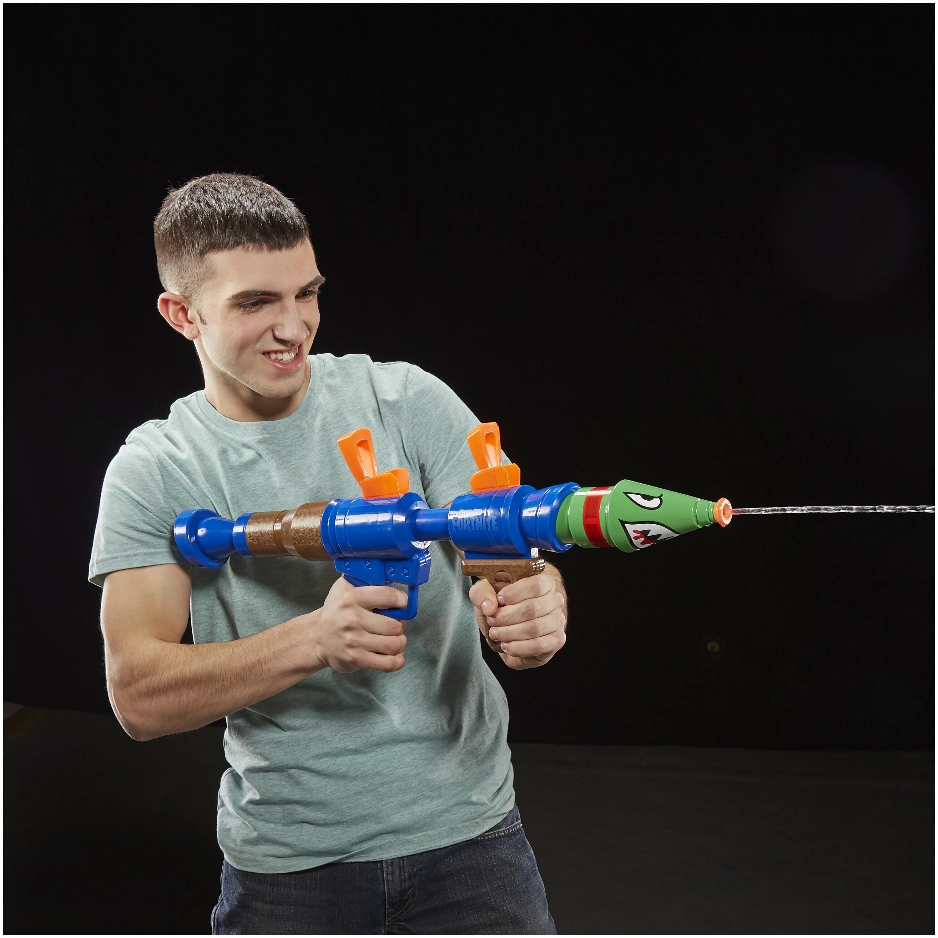 Водные нерфы. Бластер Nerf ФОРТНАЙТ ракетница. Водный бластер НЕРФ ФОРТНАЙТ. Бластер водяной Nerf super Soaker Fortnite ракетница. Nerf Водный бластер Fortnite.