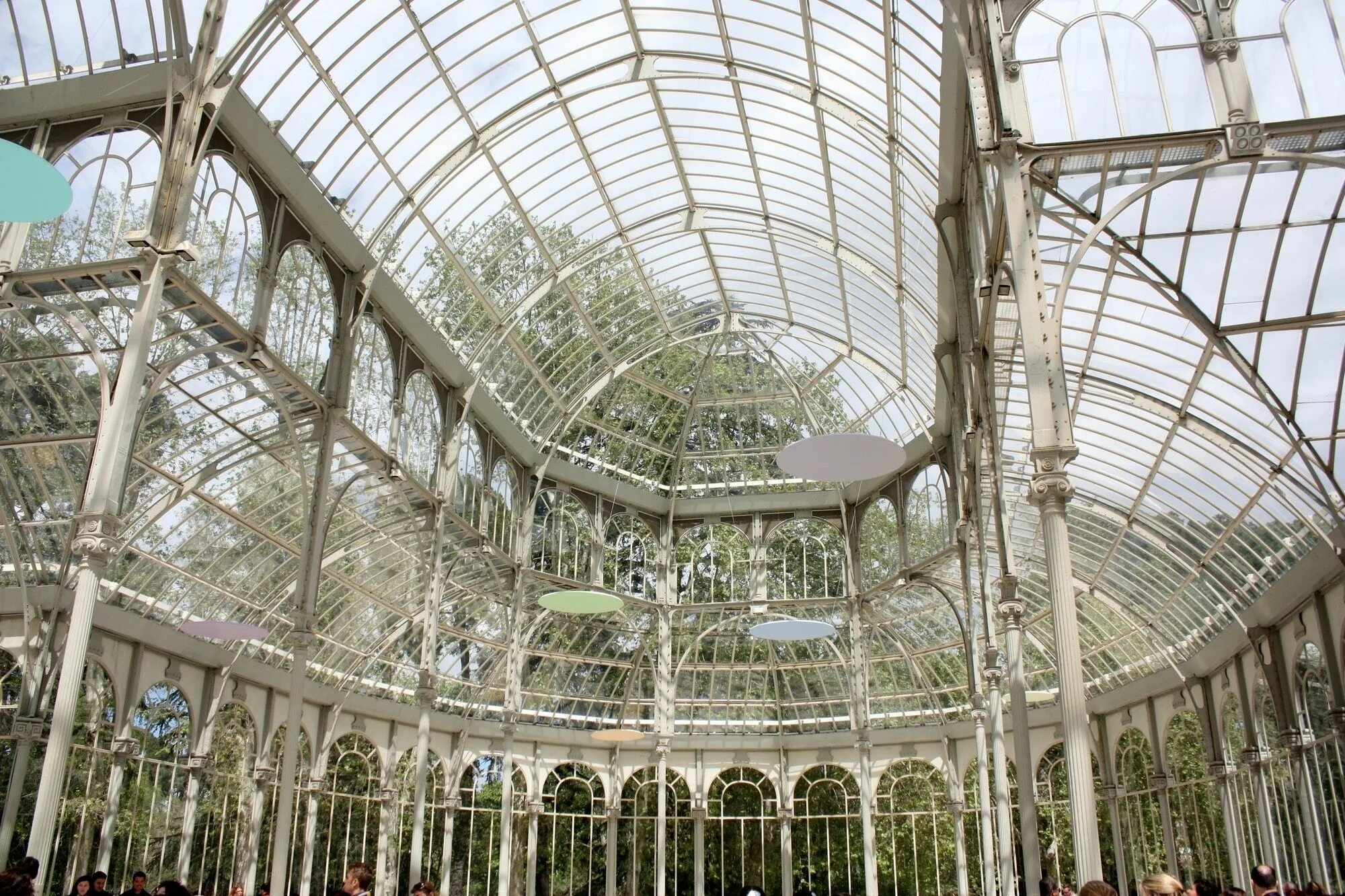 Слушать хрустальный дворец. Palacio de cristal хрустальный дворец мадрид испания. хрустальный дворец гайд-парк. хрустальный дворец в лондоне 1851 внутри. хрустальный дворец в сайденхеме.