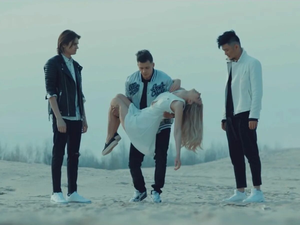 Галанин сукачёв воронов намин. Еда и вода закончились 4 дня назад мем. Инстасамка волосы назад speed up. Все исправить. День 2 картинка.