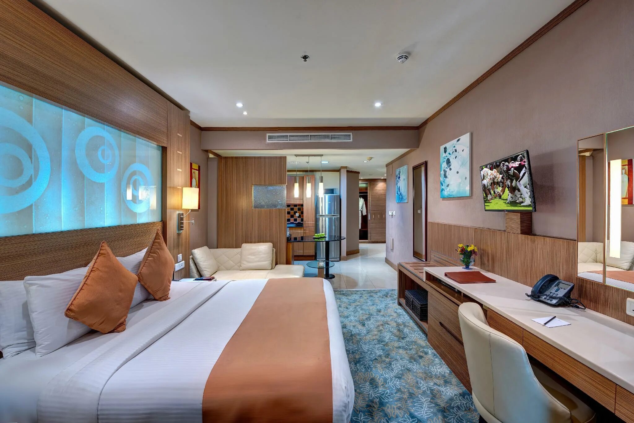 Лучшие недорогие отели дубая. Emirates grand hotel apartments. отель эмирейтс гранд дубай. emirates grand hotel apartments 4* даунтаун, дубай. комнаты в отеле дубая.