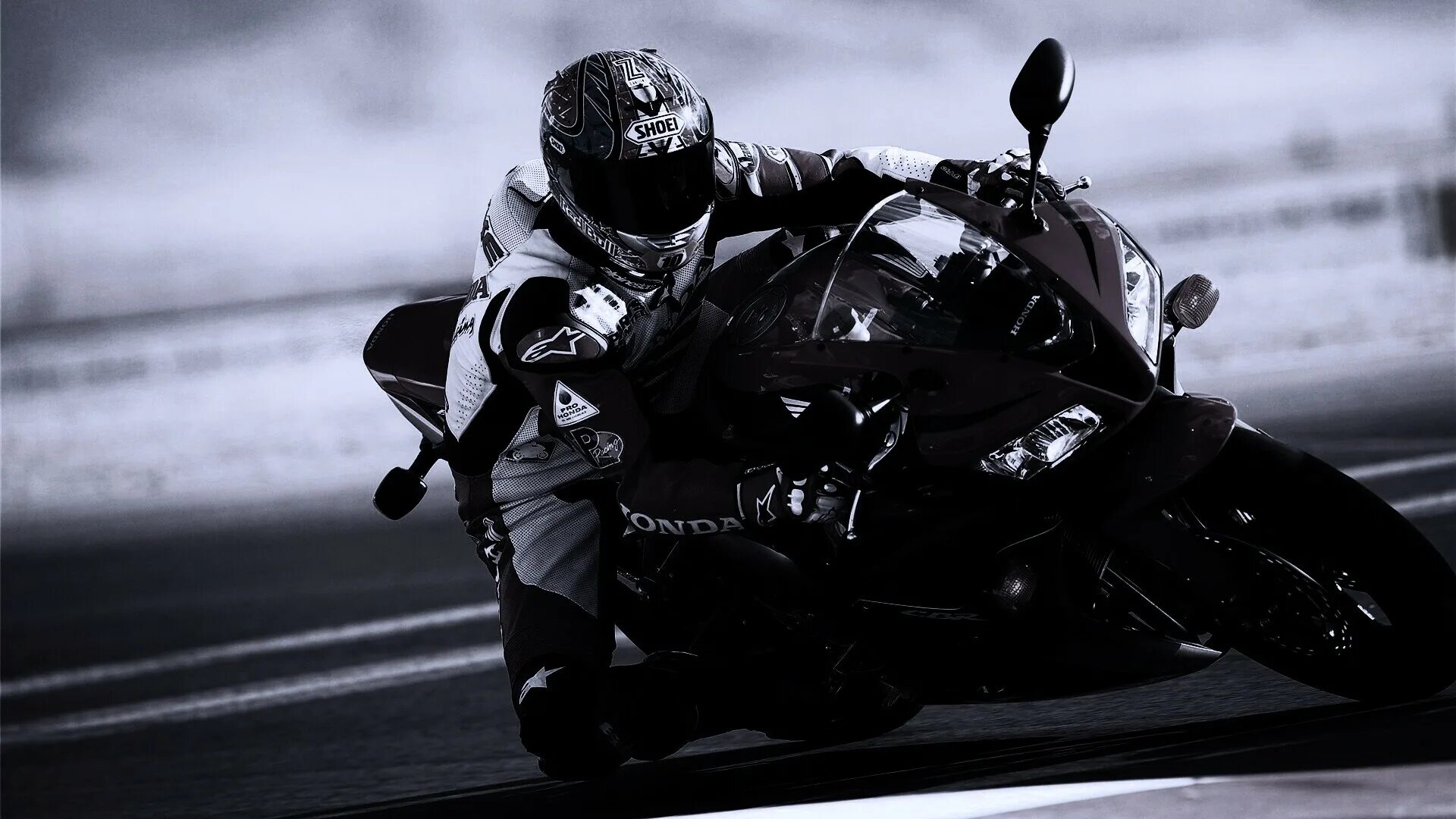 Bmw s1000r competition. Мотоциклист х. Мотоциклист на мотоцикле. Мотоцикл гонщика. Мотоциклист.