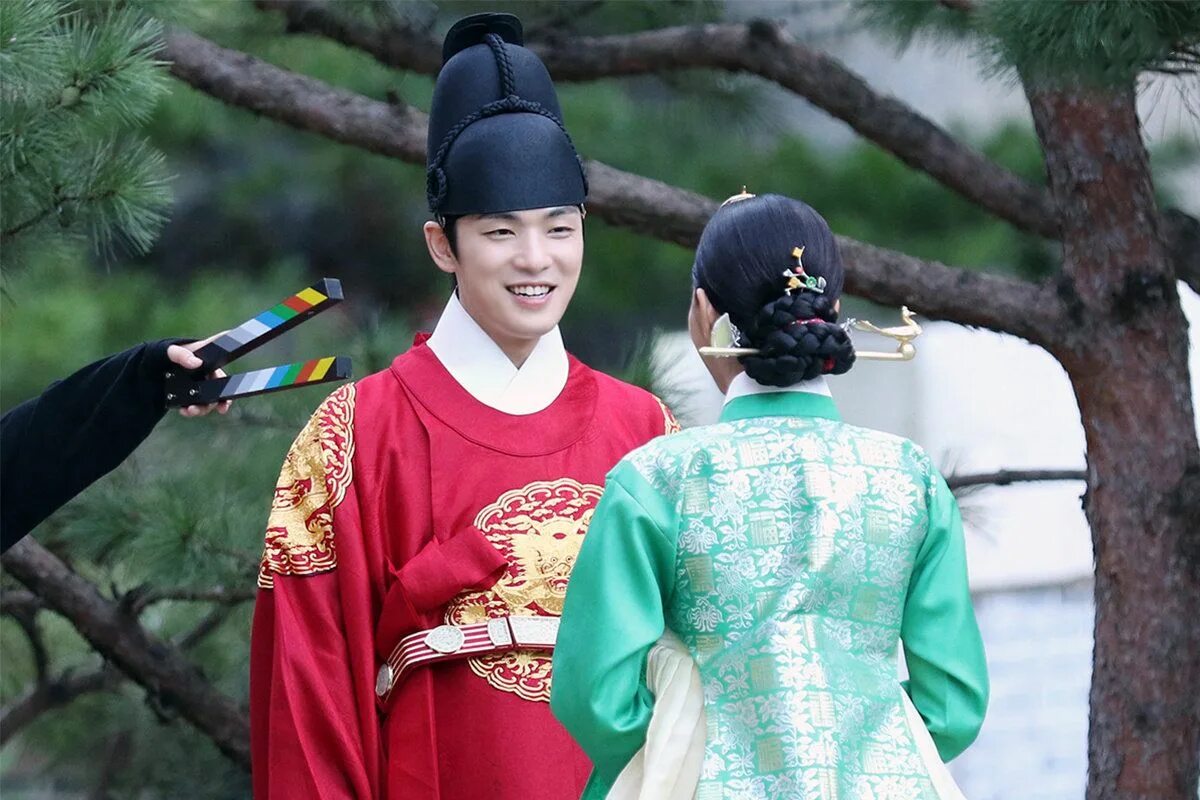 Королева чорин дорама наложница. Дом королевы дорама. Королева чхорин (2020). Дорамы 2020 королева чорин. Дорамы 2020 королева чорин.