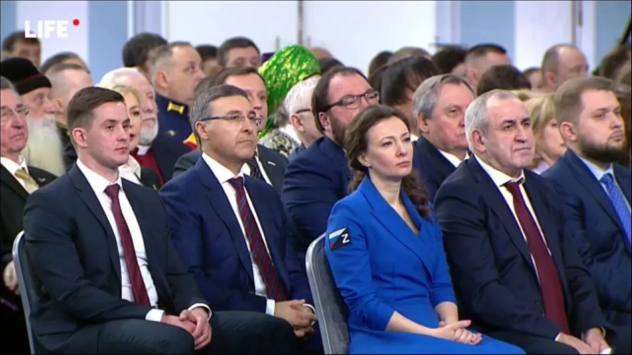 Послание федеральному собранию 2025 многодетным. Послание президента федеральному собранию на 2025. собрание путина.