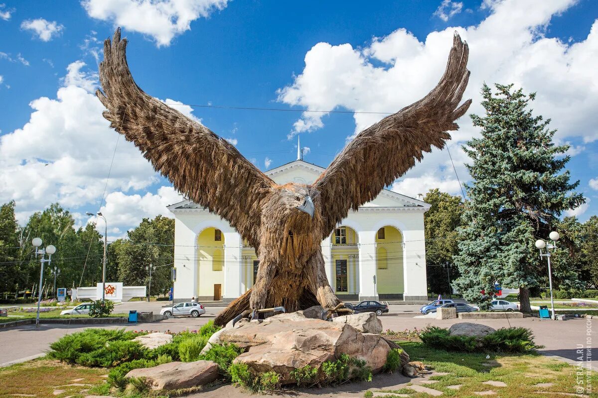 Город Орел Орловская область. Достопримечательности города орла (орёл). Г Орел памятники орла. Статуя орла в городе Орел. Почему орел назвали орлом