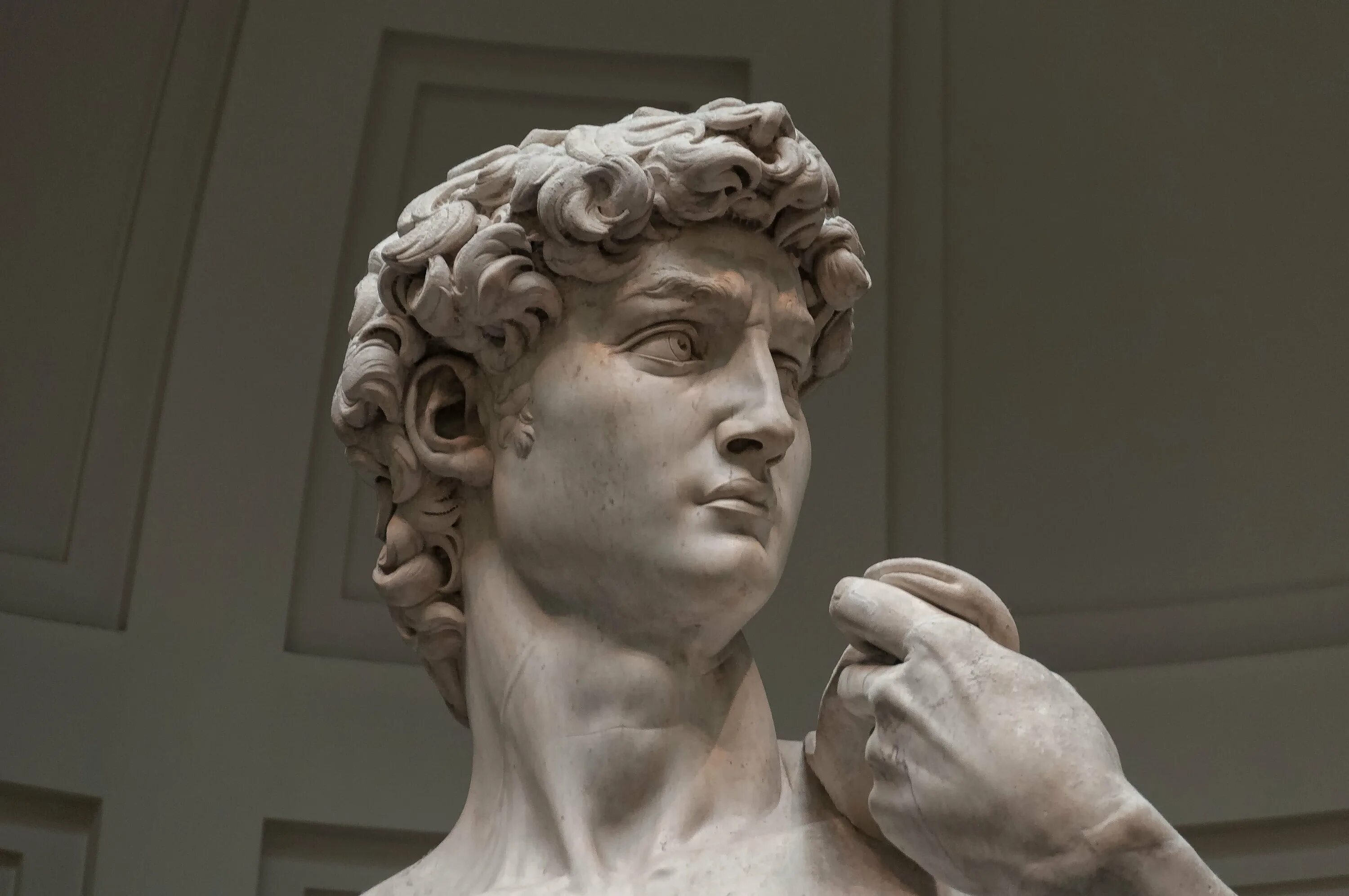 Statues art