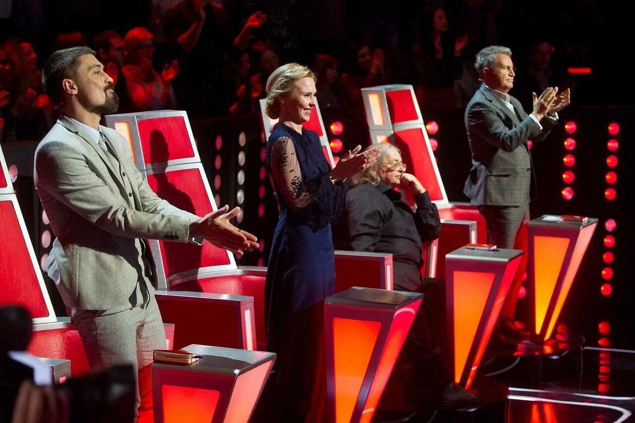 Лучшие песни шоу голос. The voices. Василий певец жюри голос. Голос слепое прослушивание. Голос популярные исполнители.