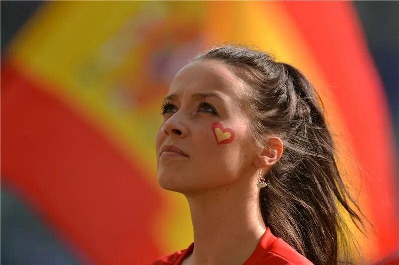 Испанцы девушки. D sides spanish girl. Типичная испанская девушка. Испанки девушки. Королевство испания девушки.