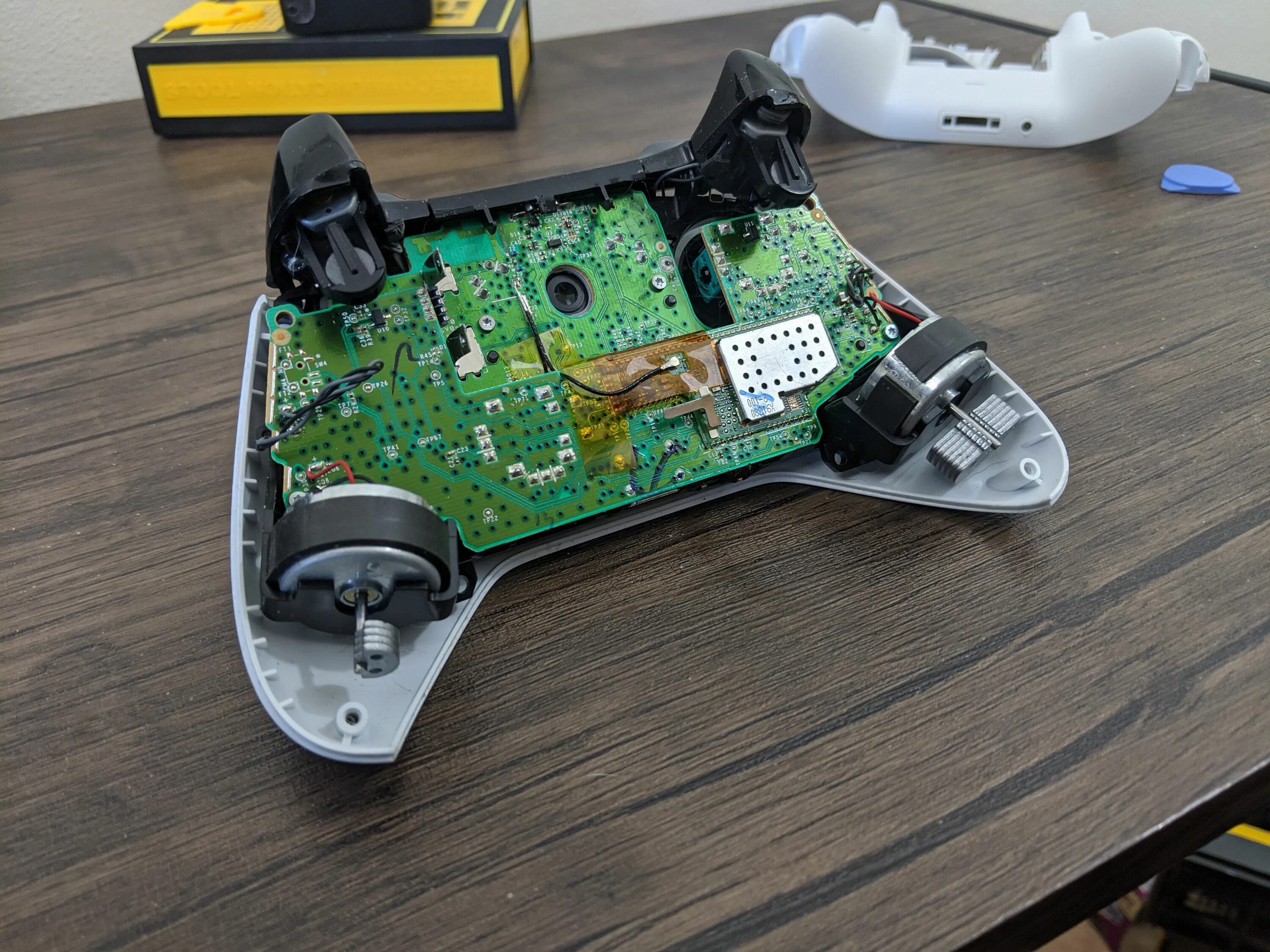 Ремонт джойстика xbox 360. Xbox Series Controller Disassembly. Xbox one s Controller Disassembly. Xbox one s Controller Teardown. Xbox 360 Controller изнутри.