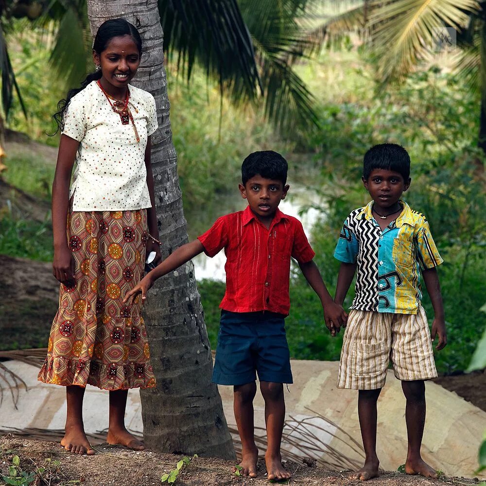 Children village live. Village children. Village Kids India. Village Kids фото. Poor indian Village Kids.