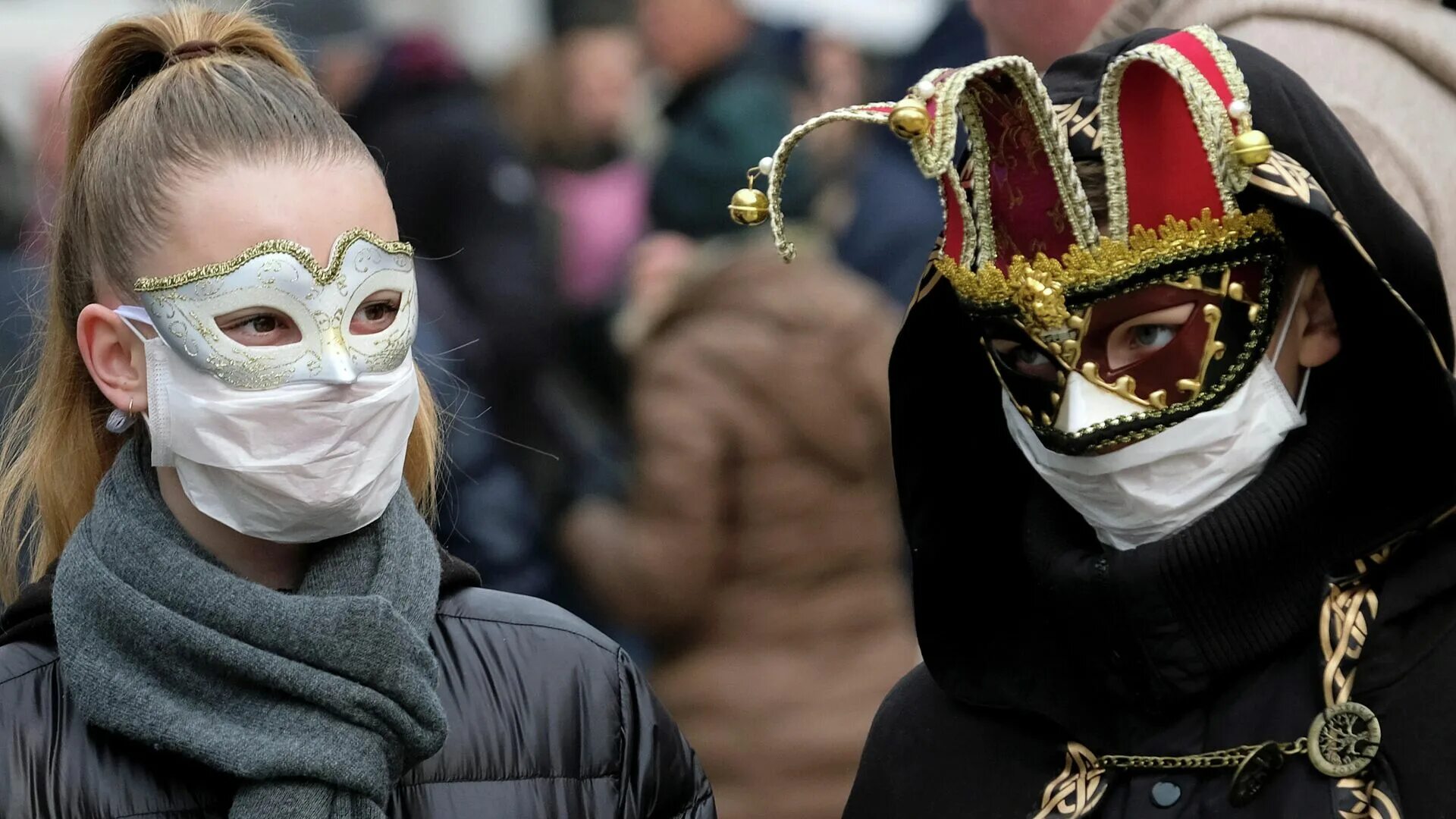 Почему носит маску