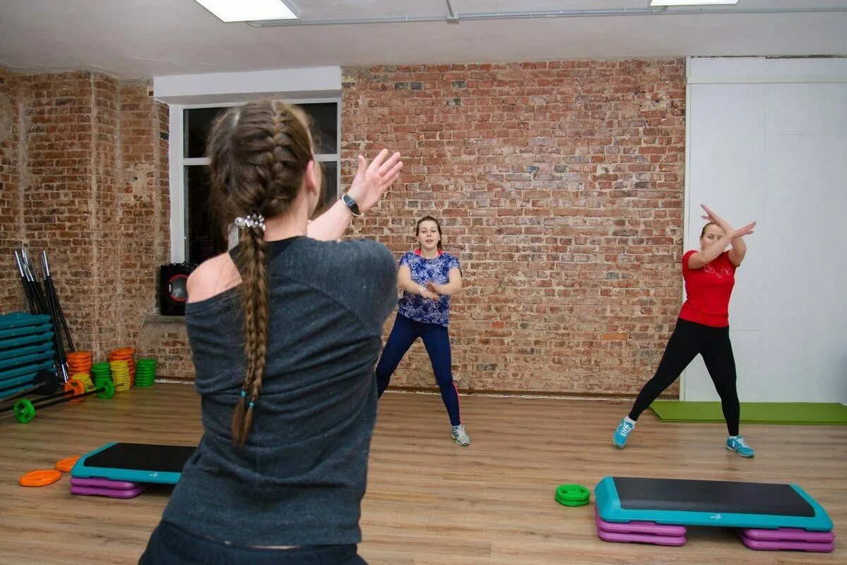 Девушка бежит. Fitness start. Fitness start. Дэвид хилл фотограф. Спортивный центр королев.