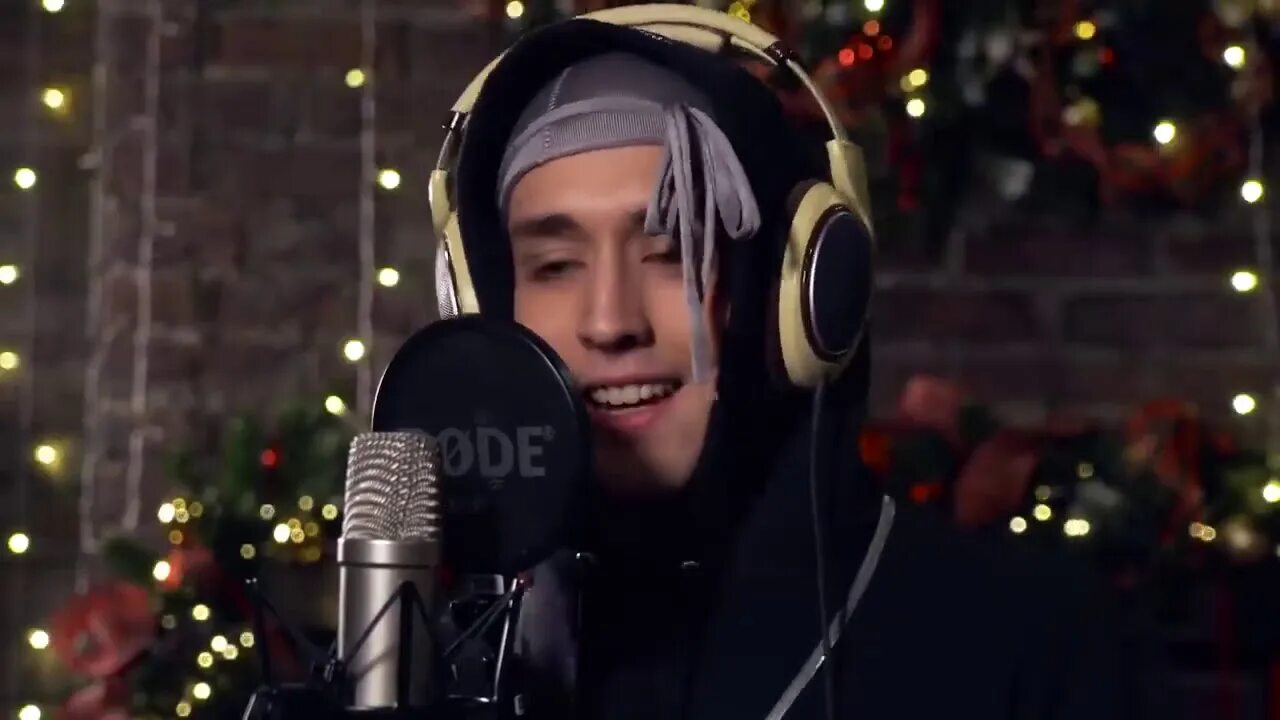 Лил кристалл репер. Лил кристалл молчать. Лил кристалл молчать. Лид кристалл репер. Лил кристалл.