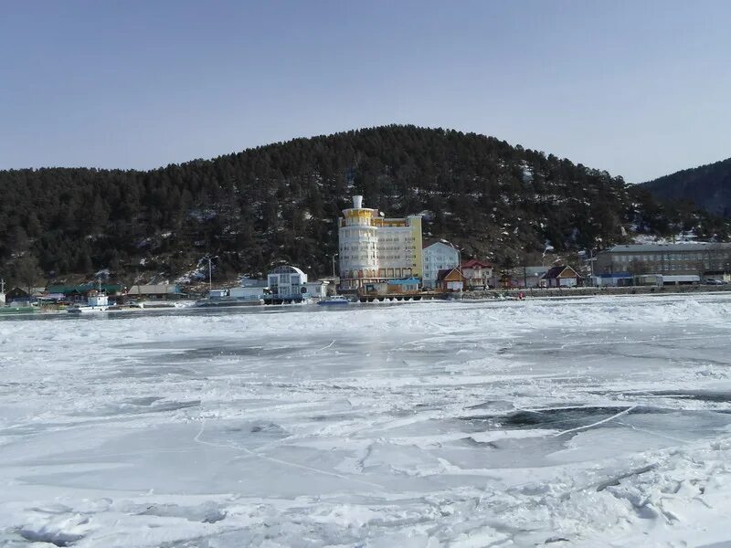 Погода в листвянке сегодня. Веб камера Байкал Листвянка. Порт Байкал веб камера. Веб камера Листвянка. Большое Голоустное зимой.