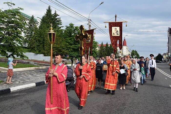 Старый оскол православный. Православное Осколье старый Оскол. Православное Осколье старый Оскол газета. Пристроены православный праздник в Старом Осколе фото 2003 год.