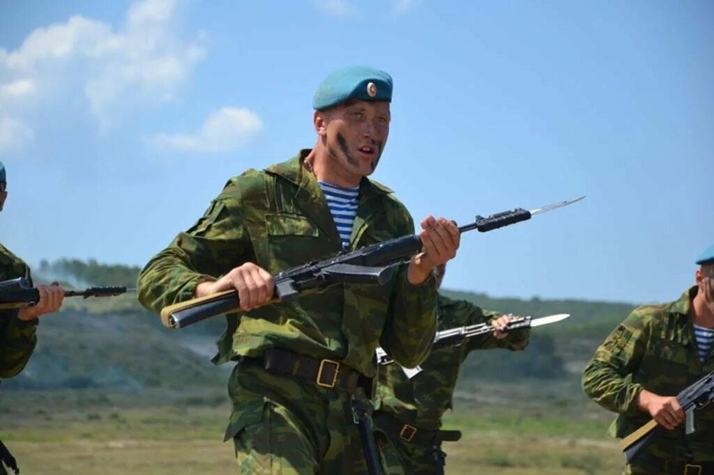 Десанте боец. Солдат ВДВ. Десантные войска России. Русский десант. ВДВ десантники.