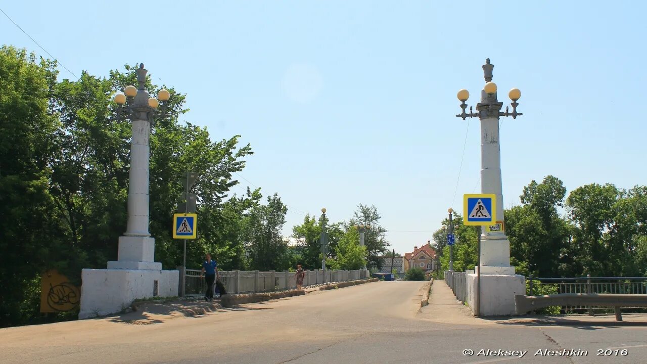 Ковид в пензе. Остров Пески Пенза. Пляж остров Пески Пенза. Казанский мост Пенза. Мост на Пески Пенза.