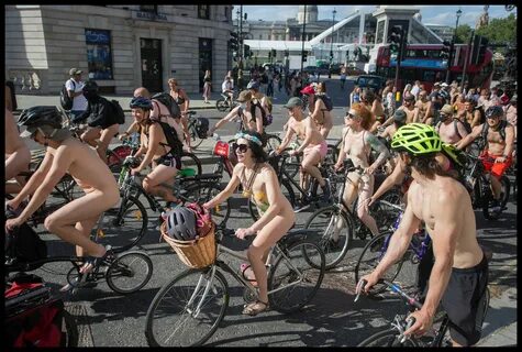 The World Naked Bike Ride in London (40 Photos) .